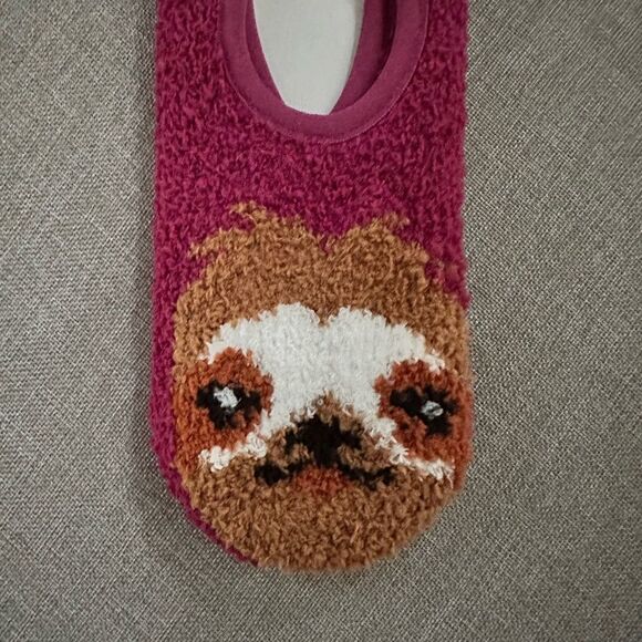 Sloth Cozy Slipper Socks 🦥 - Picture 2 of 6